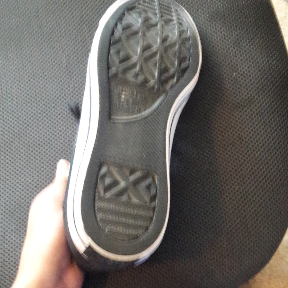 Converse - Picture 4 of 4